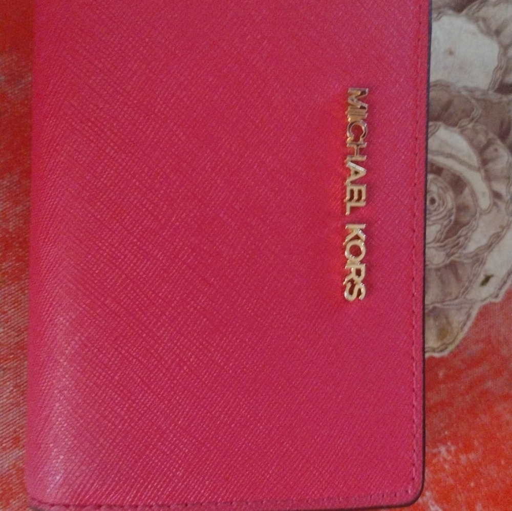 Michael kors wallet